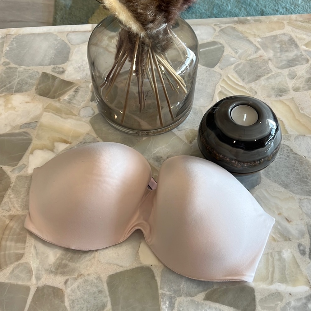 Body by Victoria strapless bra